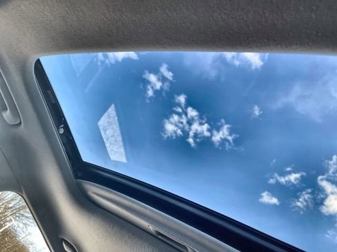 Used 2023 Hyundai Venue SEL w/ Cargo Package image 17