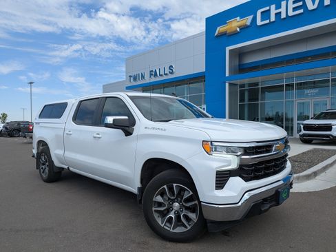 Certified 2022 Chevrolet Silverado 1500 LT w/ Convenience Package II AWD/4WD image 1
