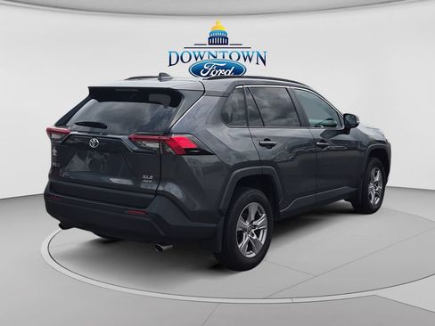 Used 2022 Toyota RAV4 XLE AWD/4WD image 3