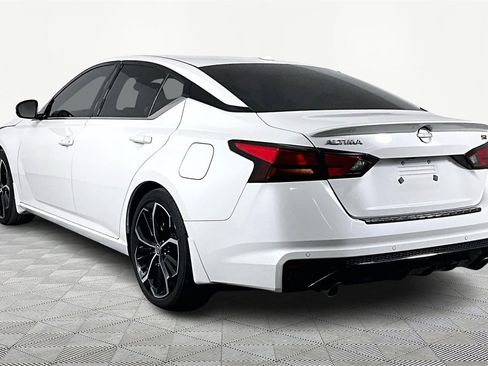 Used 2023 Nissan Altima 2.5 SR w/ SR Premium Package image 4