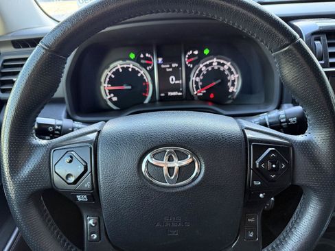 Used 2020 Toyota 4Runner TRD Off-Road Premium w/ Moonroof Package AWD/4WD image 15