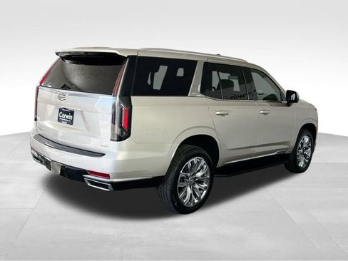 Used 2022 Cadillac Escalade Luxury w/ LPO, Floor Liner Package AWD/4WD image 15