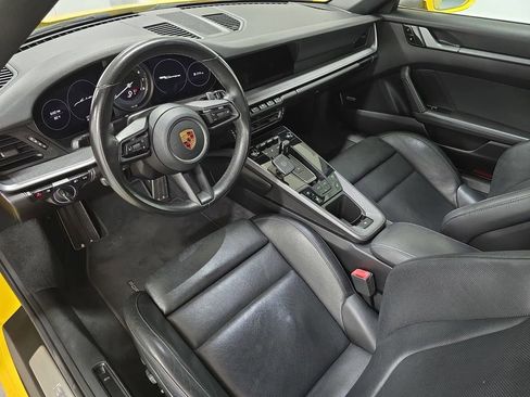 Certified 2021 Porsche 911 Carrera RWD image 4