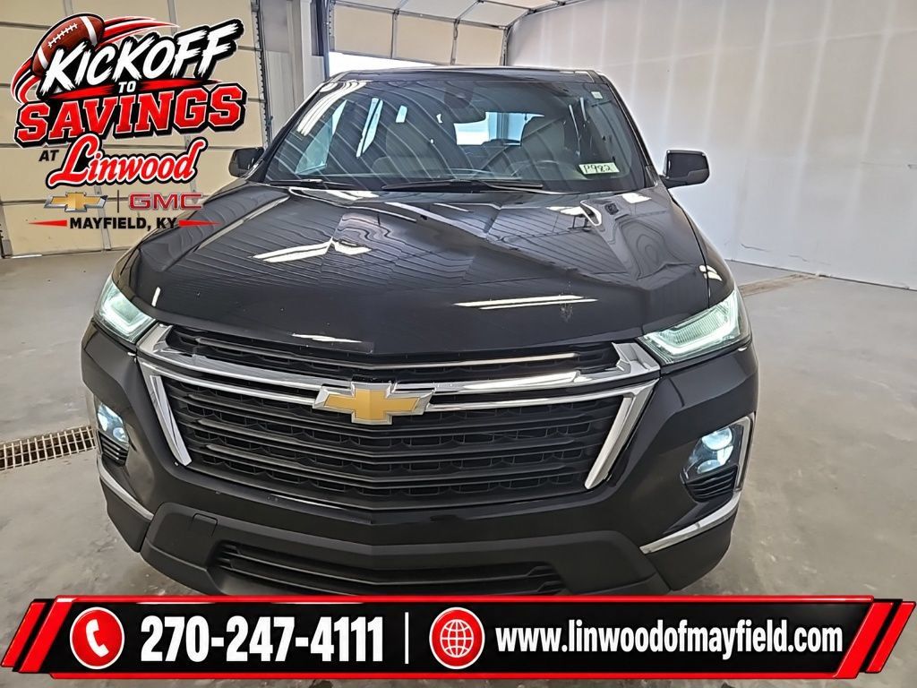 Used 2023 Chevrolet Traverse LS FWD image 3