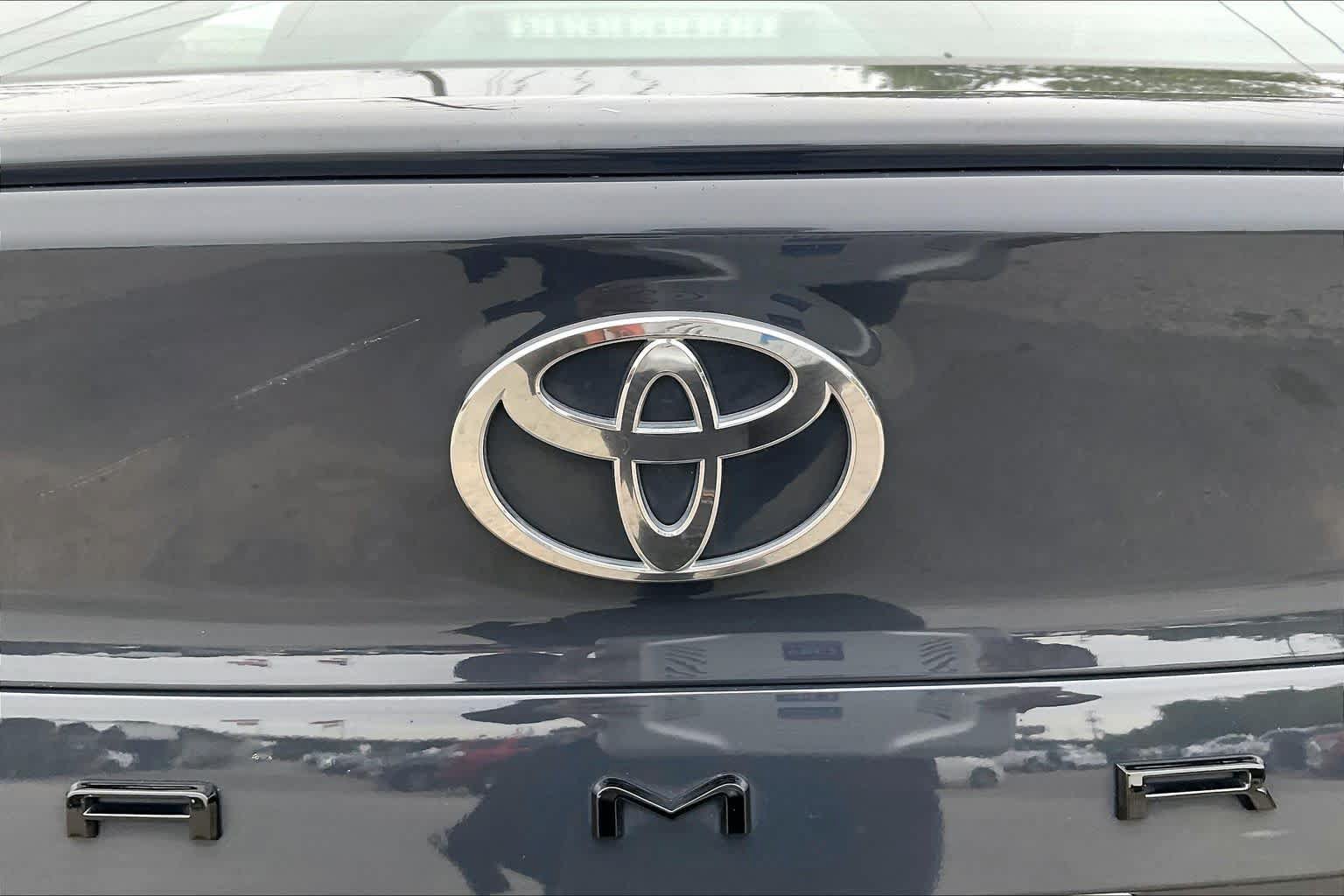 Used 2025 Toyota Camry SE FWD image 30