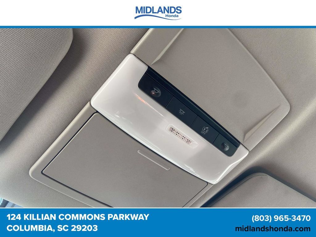 Used 2025 Nissan Altima 2.5 SV FWD image 17