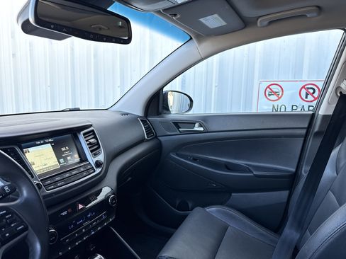 Used 2017 Hyundai Tucson Limited w/ Limited Ultimate Package 03 image 16