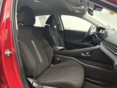 Used 2023 Hyundai Elantra SEL w/ Convenience Package image 28