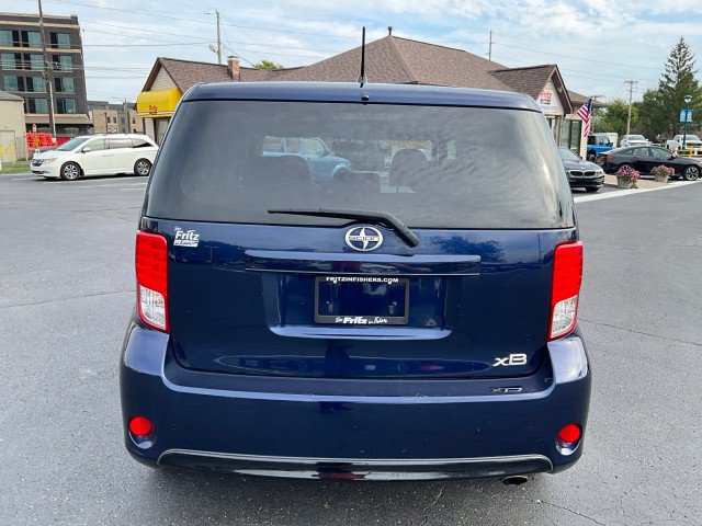 Used 2015 Scion xB FWD image 3