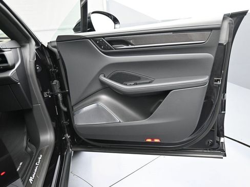 Certified 2025 Porsche Macan Turbo Electric image 30