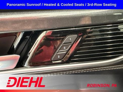 Used 2023 Jeep Wagoneer L 4WD w/ Premium Group I image 28