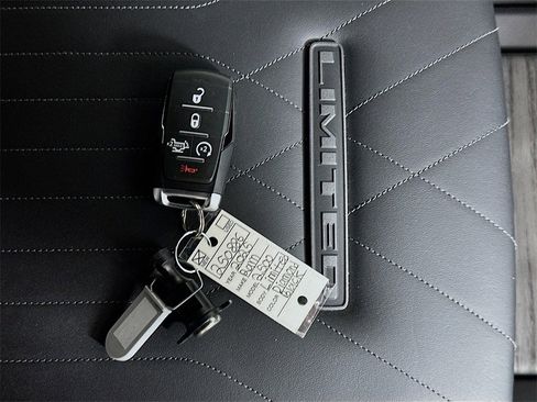 New 2025 RAM 2500 Limited w/ Towing Technology Group image 20