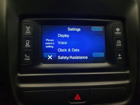 Used 2015 Chrysler 200 Limited w/ Convenience Group image 25
