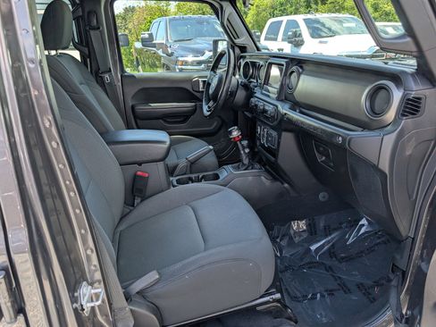 Used 2019 Jeep Wrangler Unlimited Sport S AWD/4WD image 10