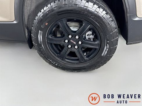 Certified 2023 GMC Acadia AT4 w/ Preferred Package image 34