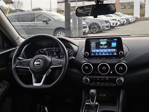 Used 2025 Nissan Sentra SV image 30