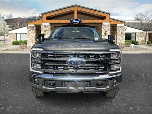 Used 2024 Ford F250 Lariat AWD/4WD image 2