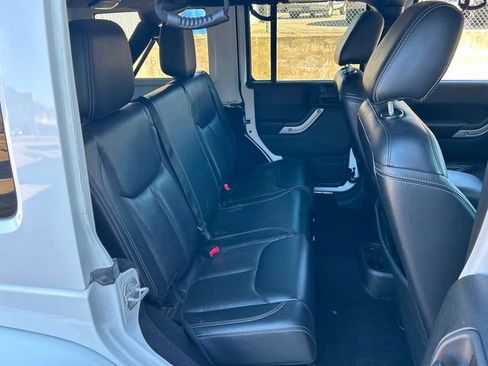 Used 2016 Jeep Wrangler Unlimited Sahara w/ Connectivity Group image 13