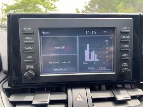 Used 2019 Toyota RAV4 LE FWD image 22