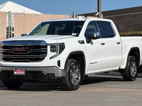 Certified 2025 GMC Sierra 1500 SLT RWD image 8