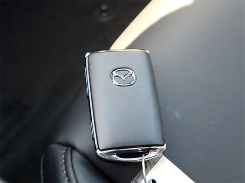 Used 2025 MAZDA MAZDA3 s image 28