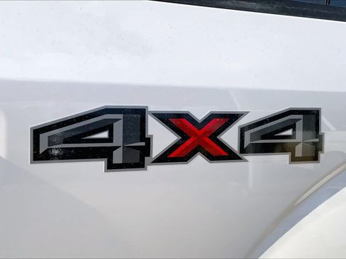 Used 2018 Ford F150 Platinum w/ Equipment Group 701A Luxury AWD/4WD image 31