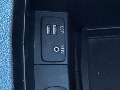 Used 2017 Subaru Forester 2.5i Premium w/ All-Weather Package image 23