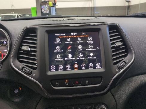 Used 2023 Jeep Cherokee Altitude Lux AWD/4WD image 6