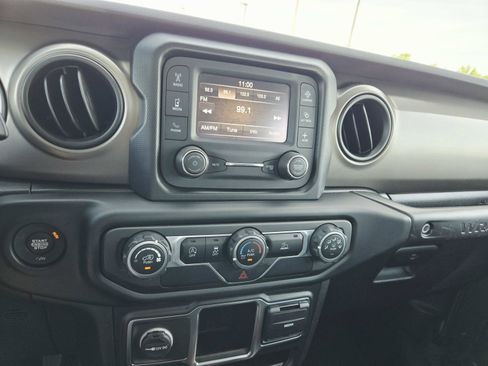 Used 2021 Jeep Wrangler Sport AWD/4WD image 29