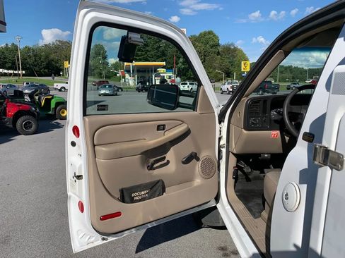 Used 2005 Chevrolet Silverado 2500 W/T image 7