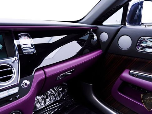 Used 2017 Rolls-Royce Wraith RWD image 82