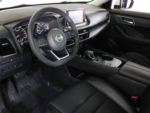Certified 2021 Nissan Rogue SV w/ Premium Package FWD image 20