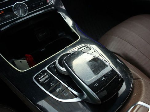 Used 2017 Mercedes-Benz E 300 image 32