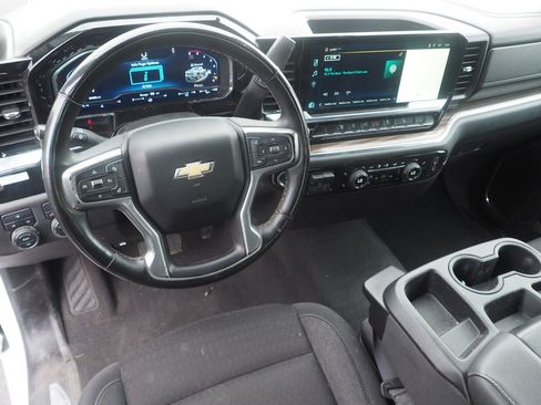 Used 2024 Chevrolet Silverado 2500 LT image 10