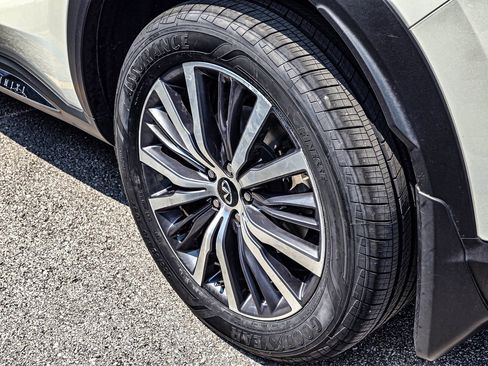 Certified 2023 INFINITI QX60 Sensory w/ Vision Package AWD/4WD image 8