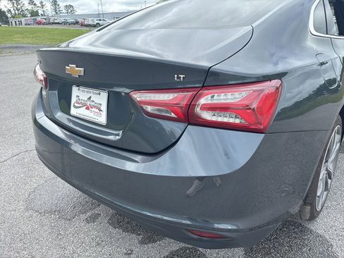 Used 2021 Chevrolet Malibu LT FWD image 23