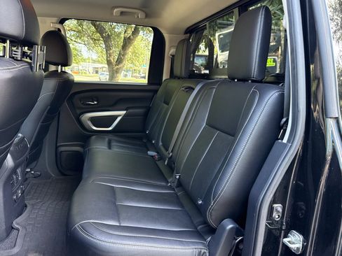 Used 2021 Nissan Titan SV w/ SV Convenience Package AWD/4WD image 19