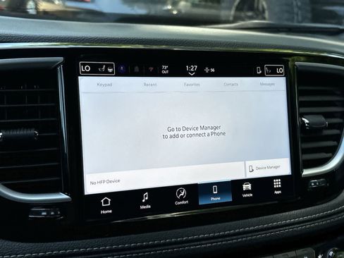 New 2025 Chrysler Pacifica Select image 16