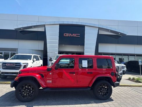 Used 2021 Jeep Wrangler Unlimited Sahara w/ Cold Weather Group AWD/4WD image 50