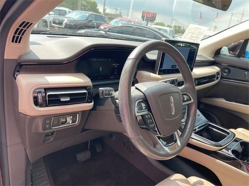 Used 2023 Lincoln Nautilus Reserve w/ Equipment Group 201A image 8