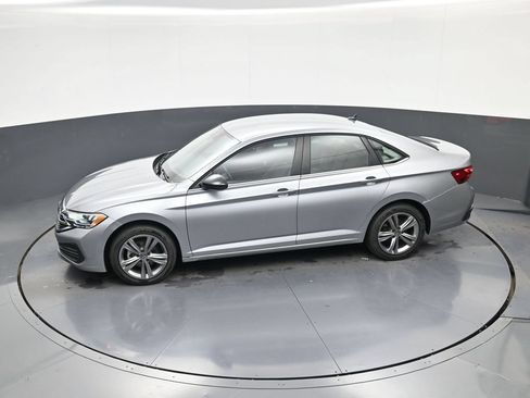Used 2024 Volkswagen Jetta SE FWD image 31