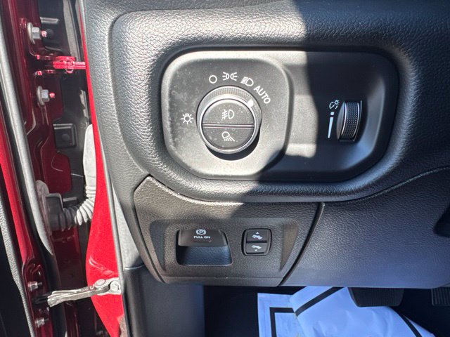 Used 2021 RAM 1500 Big Horn AWD/4WD image 16
