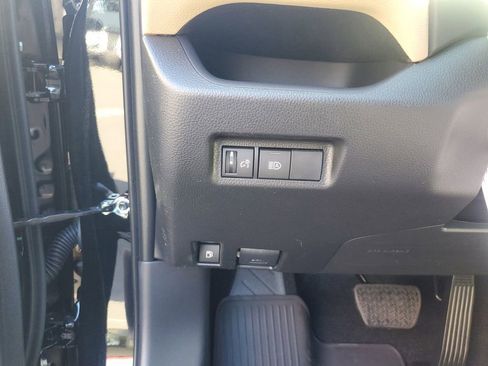 New 2025 Toyota RAV4 XLE image 27