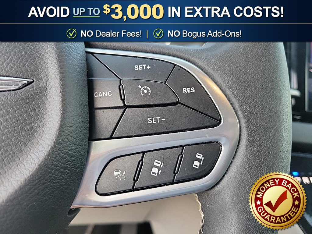 Used 2024 Chrysler Pacifica Touring-L FWD image 29