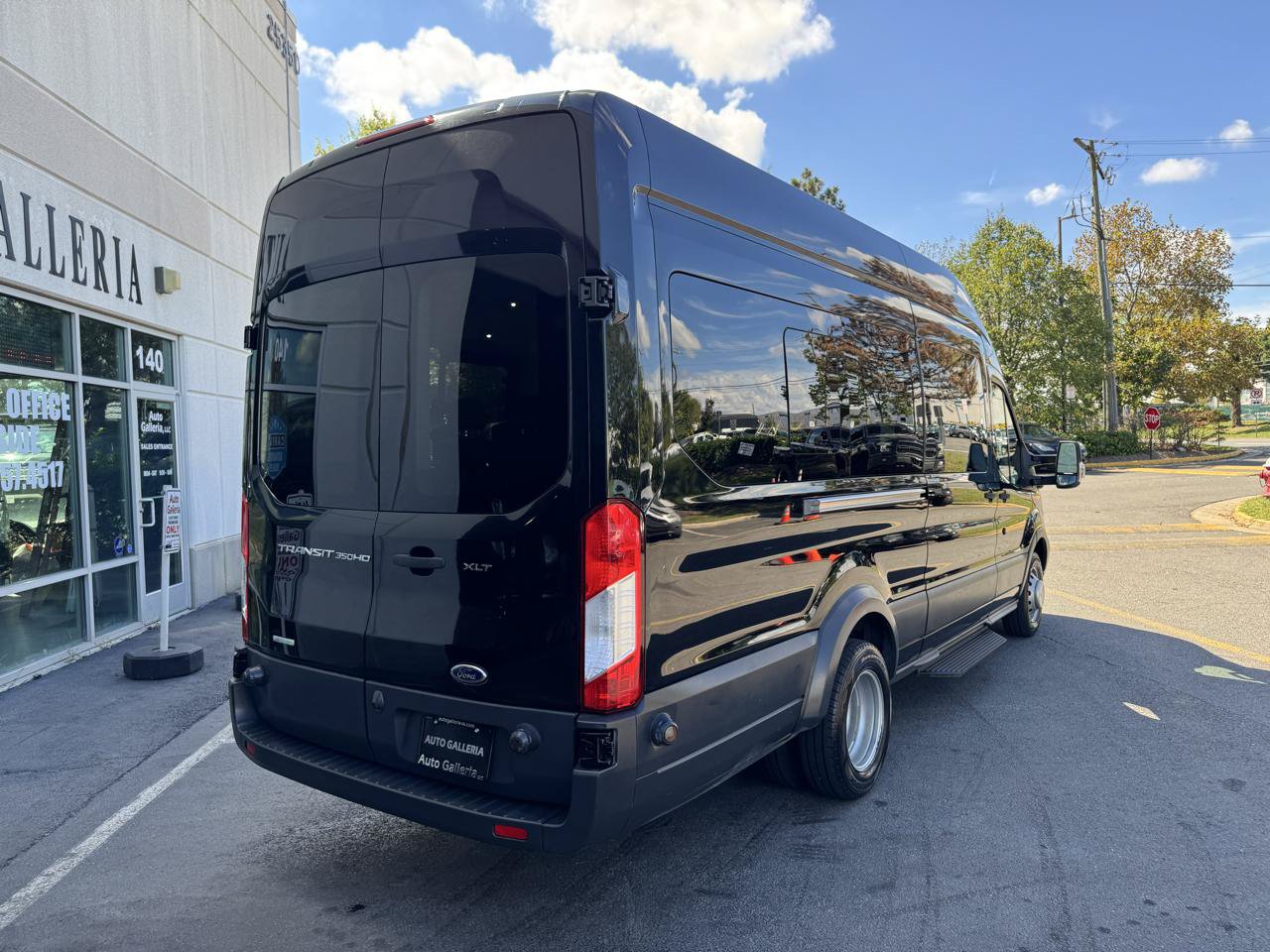 Used 2016 Ford Transit 350 XLT RWD image 5
