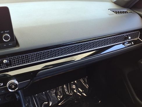 Used 2023 Honda Civic Sport image 25