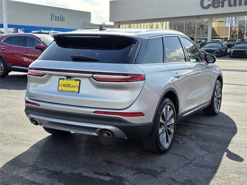 Used 2020 Lincoln Corsair Reserve w/ Rear Removable Package Tray image 4