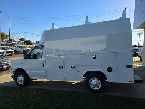 New 2026 Ford E-350 and Econoline 350 Super Duty w/ Power Equipment Group image 9