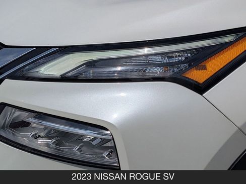 Used 2023 Nissan Rogue SV FWD image 10