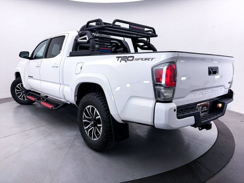 Used 2021 Toyota Tacoma TRD Sport w/ Technology Package RWD image 4